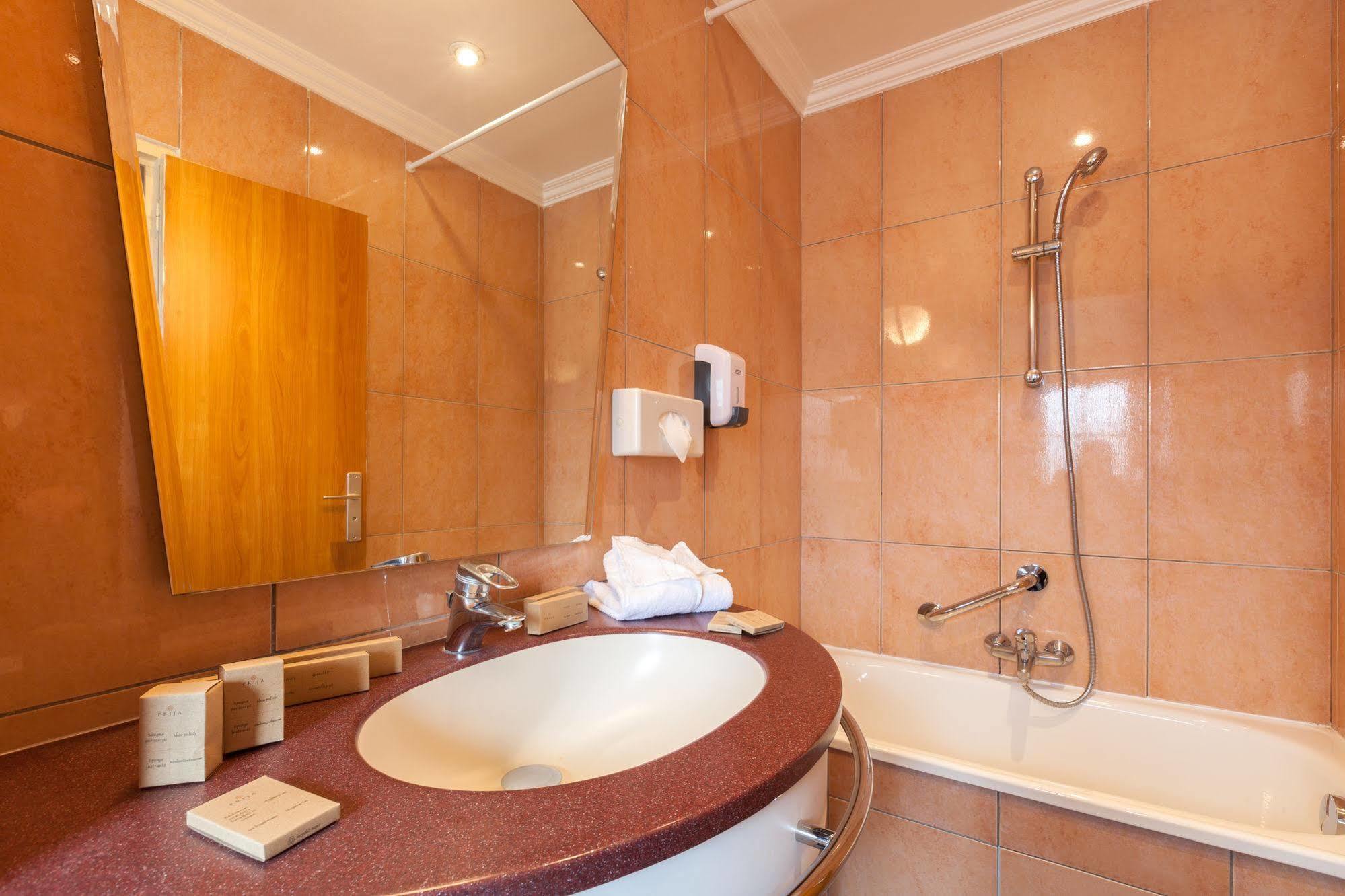 Grand Hotel Amelot Paris Luaran gambar
